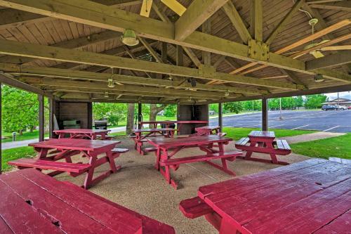 Ideally Located House Along Table Rock Lake!
