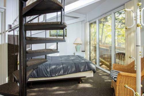 Unit 6 - Treetop 2 Bedroom Villa
