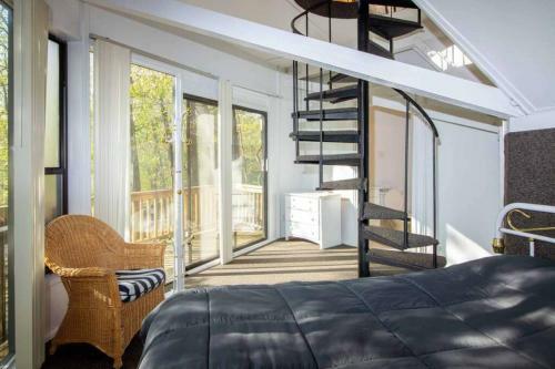 Unit 6 - Treetop 2 Bedroom Villa