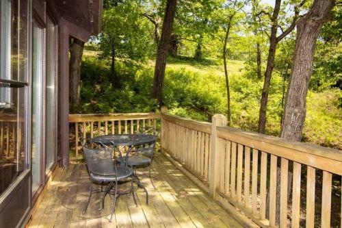 Unit 18 - Treetop 2 Bedroom Villa