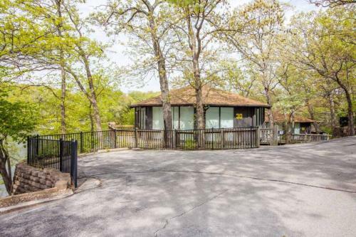 Unit 30 - Treetop 2 Bedroom Villa