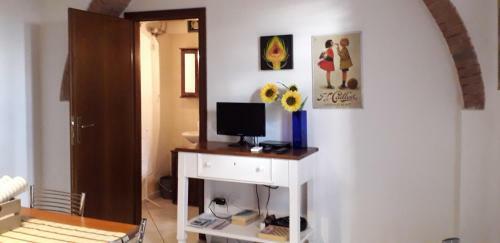 Happy Flat