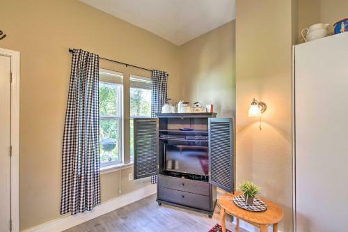 Turtle Rock - Ironton Cabin With Furnished Patio!