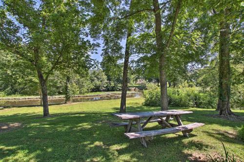 Turtle Rock - Ironton Cabin With Furnished Patio!