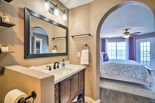 Apartamento Hollister Condo With Table Rock Lake On-site!