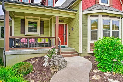 Branson Area Goldilocks Lodge With Private Deck!