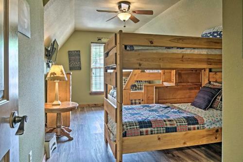 Branson Area Goldilocks Lodge With Private Deck!