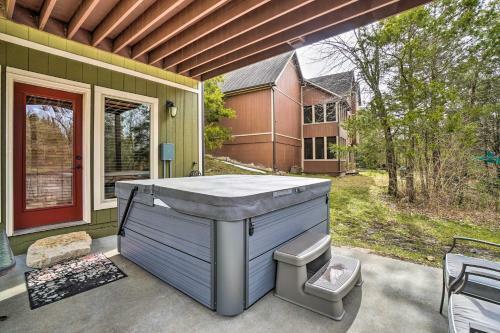 Branson Area Goldilocks Lodge With Private Deck!