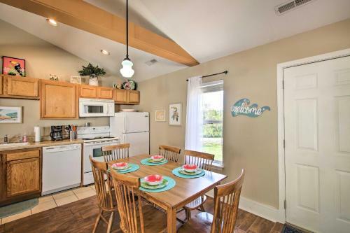 Cozy Ironton Cabin With Shared Pool And Private Patio!