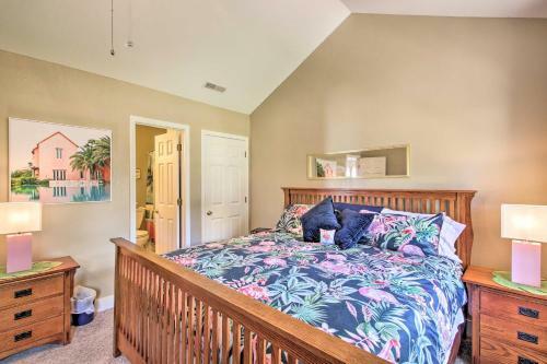Cozy Ironton Cabin With Shared Pool And Private Patio!