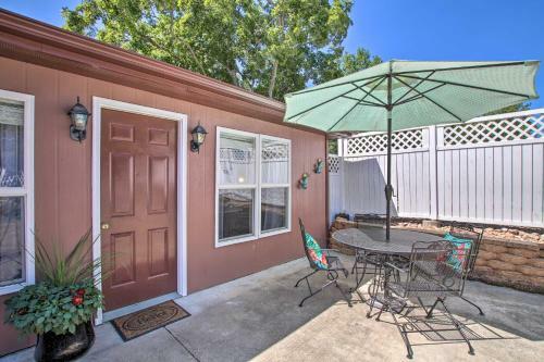 Cozy Ironton Cabin With Shared Pool And Private Patio!