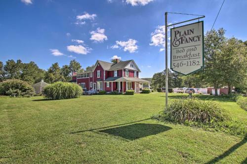 Cozy Ironton Cabin With Shared Pool And Private Patio!