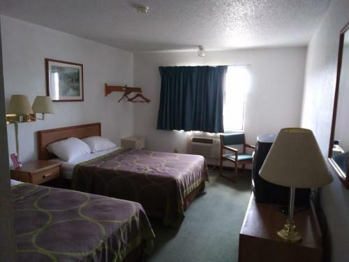 Hotel Amerihost Inn & Suites