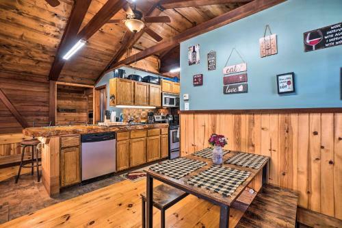 Cozy Kimberling City Cabin 15 Mi To Branson!