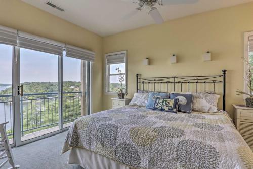 Apartamento Magnificent Lake-view Condo With Pool Access!