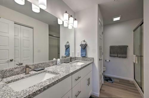 Apartamento Lakefront Escape With Dock, Slip And Pool Access!