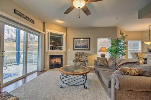 Apartamento Breezy Lake Ozark Escape Dock, Slip And Pool!