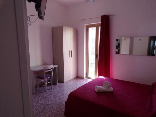 Hostal Nuova Aurora Rent Rooms