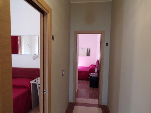 Hostal Nuova Aurora Rent Rooms