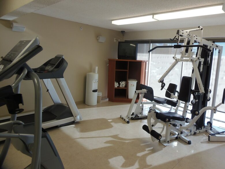 Hotel Rosslyn Inn & Suites