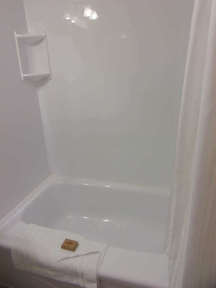 Hotel Rosslyn Inn & Suites