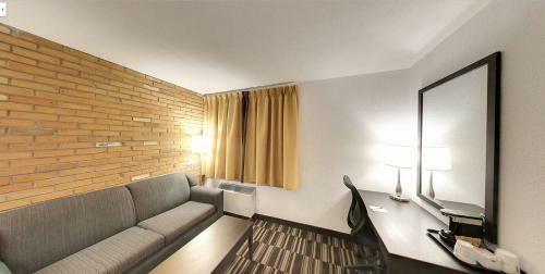 Hotel Super 8 By Wyndham Sudbury On
