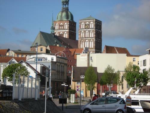 Hostal Pension Zur F�hrbr�cke