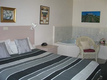 Balnarring Village Motor Inn