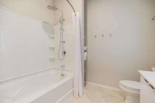 Insta-worthy Oasis Steps From Nightlife With Hot Tub! 305