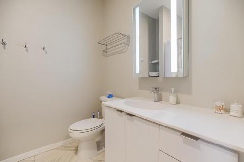 Insta-worthy Oasis Steps From Nightlife With Hot Tub! 305