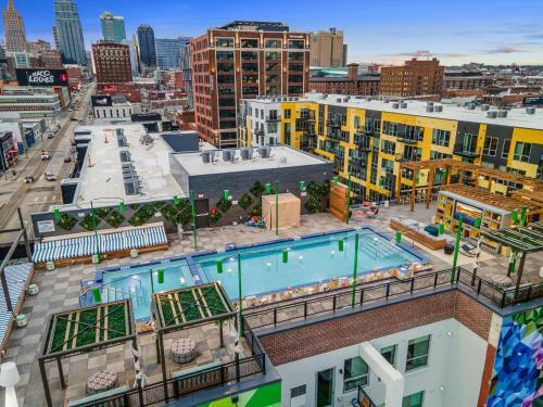 Insta-worthy Oasis Steps From Nightlife With Hot Tub! 218