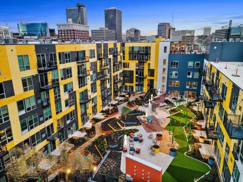 Insta-worthy Oasis Steps From Nightlife With Hot Tub! 218