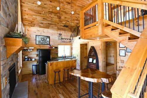 Lodge Affinity Riverside Cabin