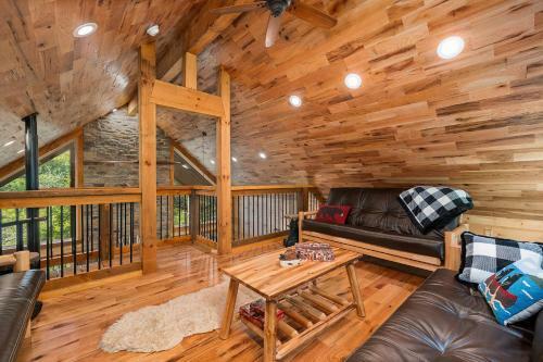 Lodge Affinity Riverside Cabin