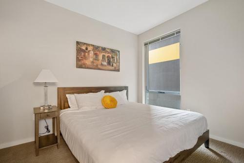 Upscale 2 Bedroom Stay With Rooftop Pool And Hot Tub!648