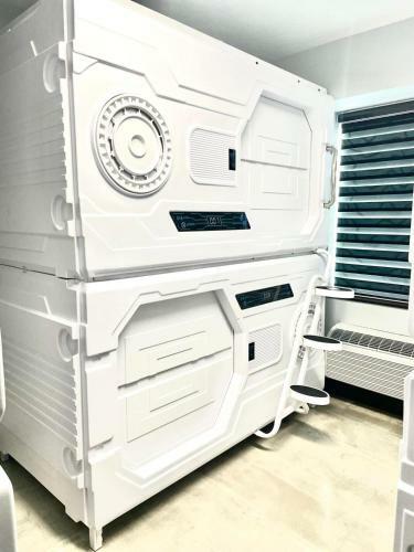 Sleep In Private Pod Near Outdoor Activities&ski