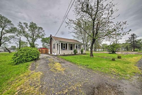 Lucky Dawg Pet-friendly Abode Near St Louis!