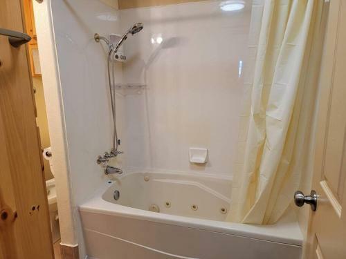 Apartamento Privately Located Spacious 3 Bedroom Home