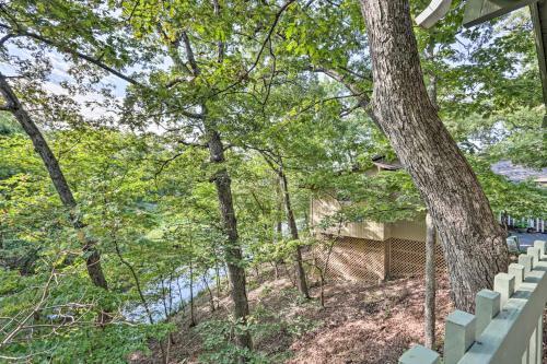 Updated Osage Beach Cottage With Resort Perks!