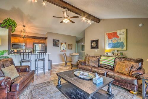 Ozarks Cabin With Screened Porch And Resort Perks!