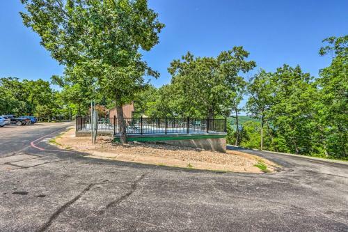Ozarks Cabin With Screened Porch And Resort Perks!