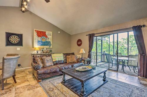 Ozarks Cabin With Screened Porch And Resort Perks!