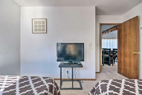Apartamento Lakefront Osage Beach Retreat With Pool Access!