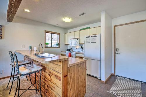 Apartamento Lakefront Osage Beach Retreat With Pool Access!