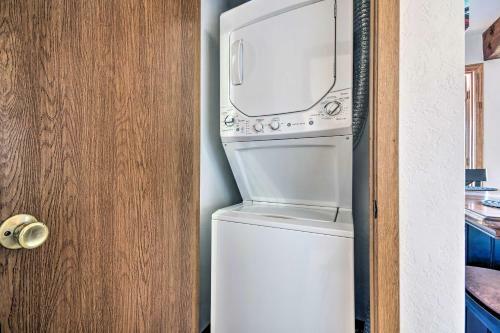 Apartamento Lakefront Osage Beach Retreat With Pool Access!
