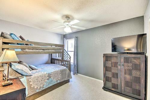 Apartamento Quaint Lake Osage Condo With Balcony And 3 Pools!