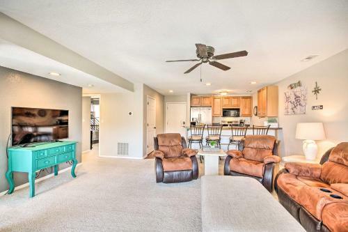 Apartamento Quaint Lake Osage Condo With Balcony And 3 Pools!