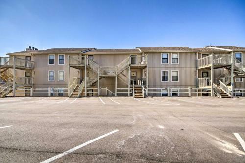 Apartamento Quaint Lake Osage Condo With Balcony And 3 Pools!