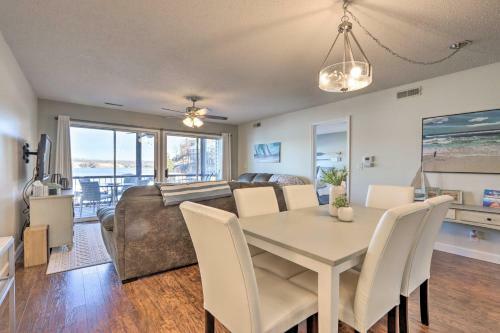 Apartamento Lovely Lakefront Condo With Dock And Pool Access!
