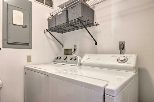 Apartamento Lovely Lakefront Condo With Dock And Pool Access!